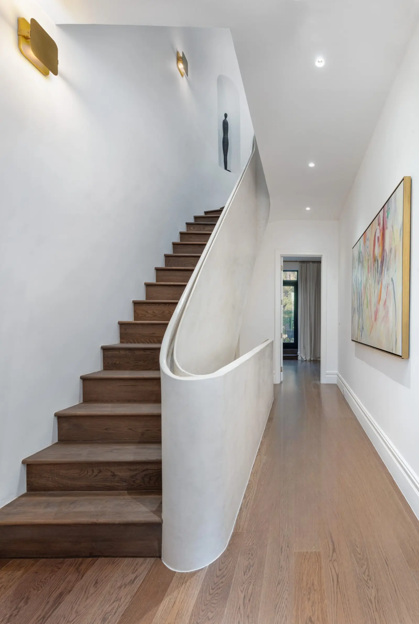 The sculptural plaster stair in the Brooklyn Heights townhouse